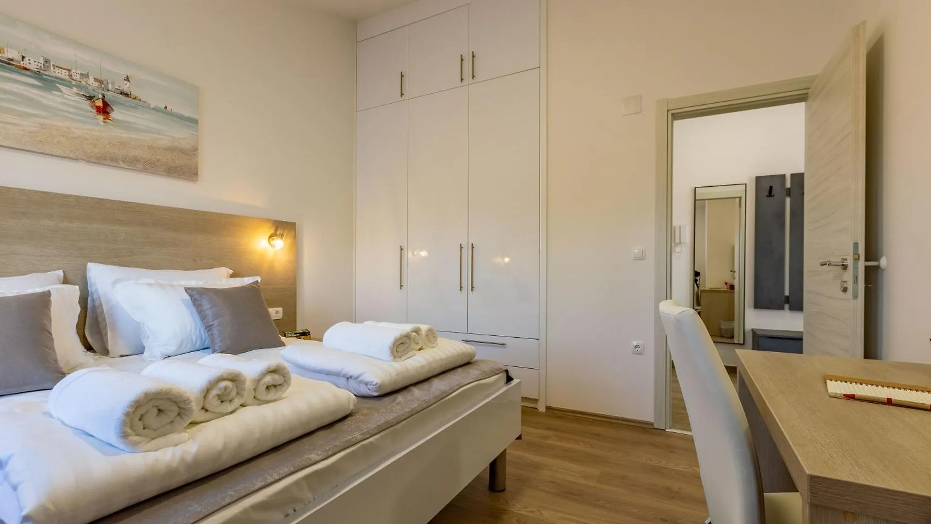 Elena&Lana Apartments Zadar Croácia